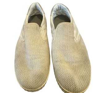 Tretorn White Slip On Sneakers. Canvas and Cotton Mesh. Size 8. GUC